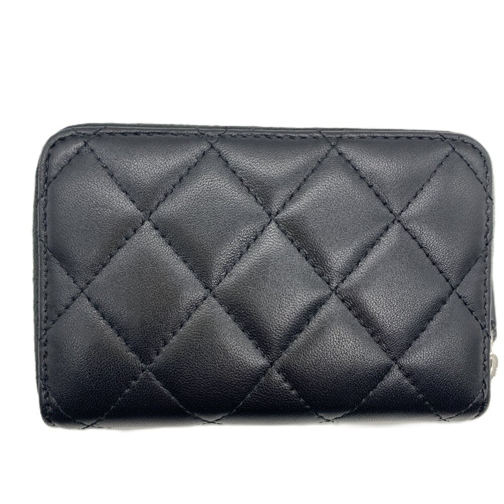 CHANEL Authentic Black Lambskin Leather Wallet - Picture 2 of 7